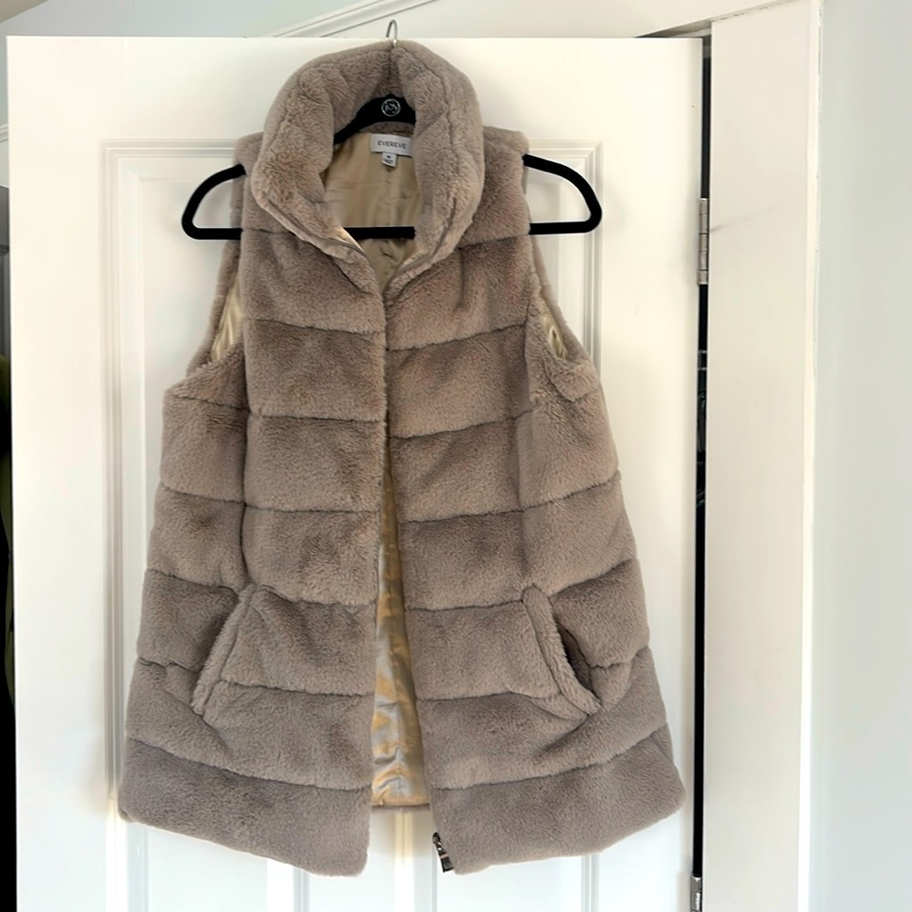 Gorgeous taupe faux fur tunic-length vest